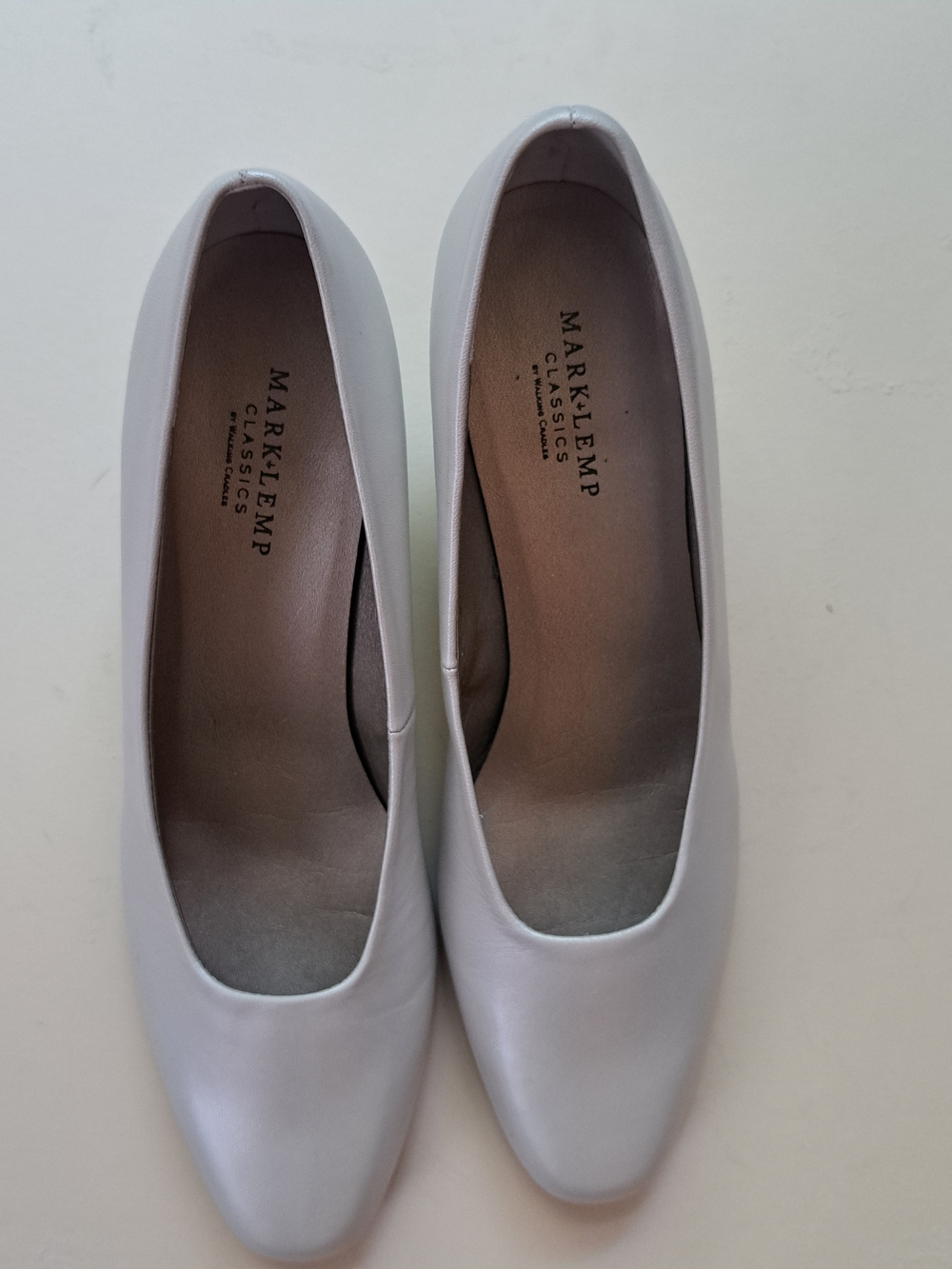 Women's White Classic Leather Pumps
